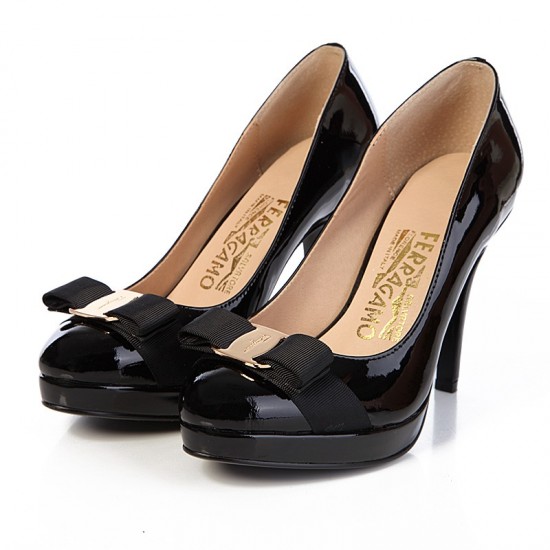 Ferragamo black high heel 271-SFW-K3011